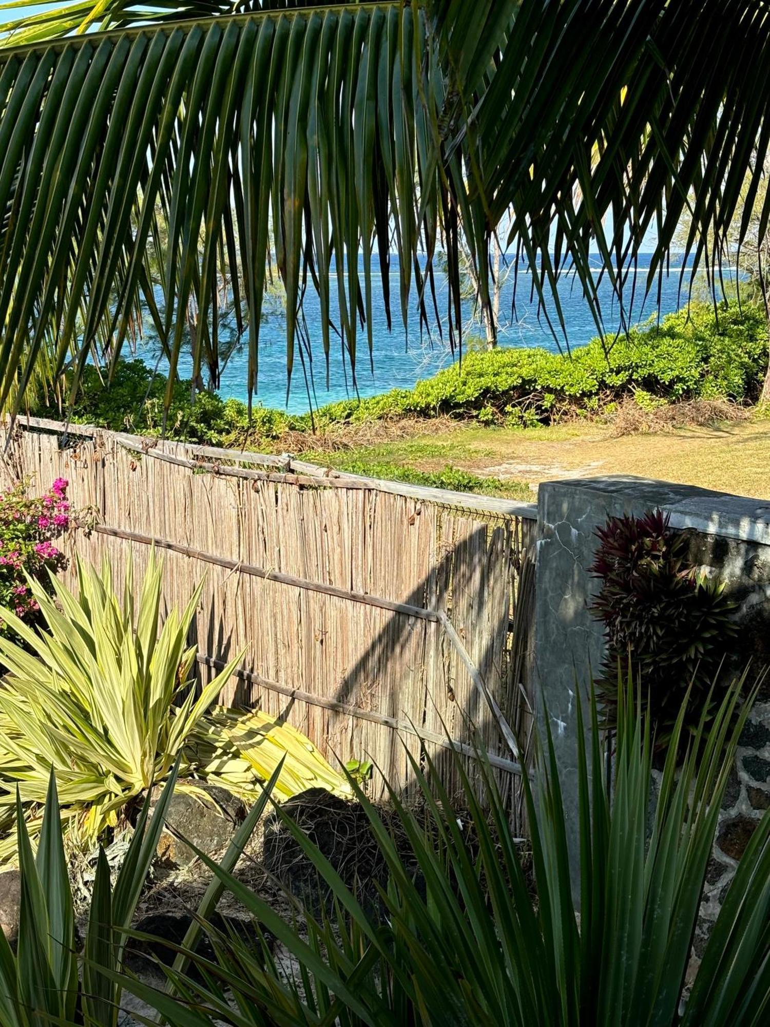 Luxury Apartment On The Beach Belle Mare Exterior foto