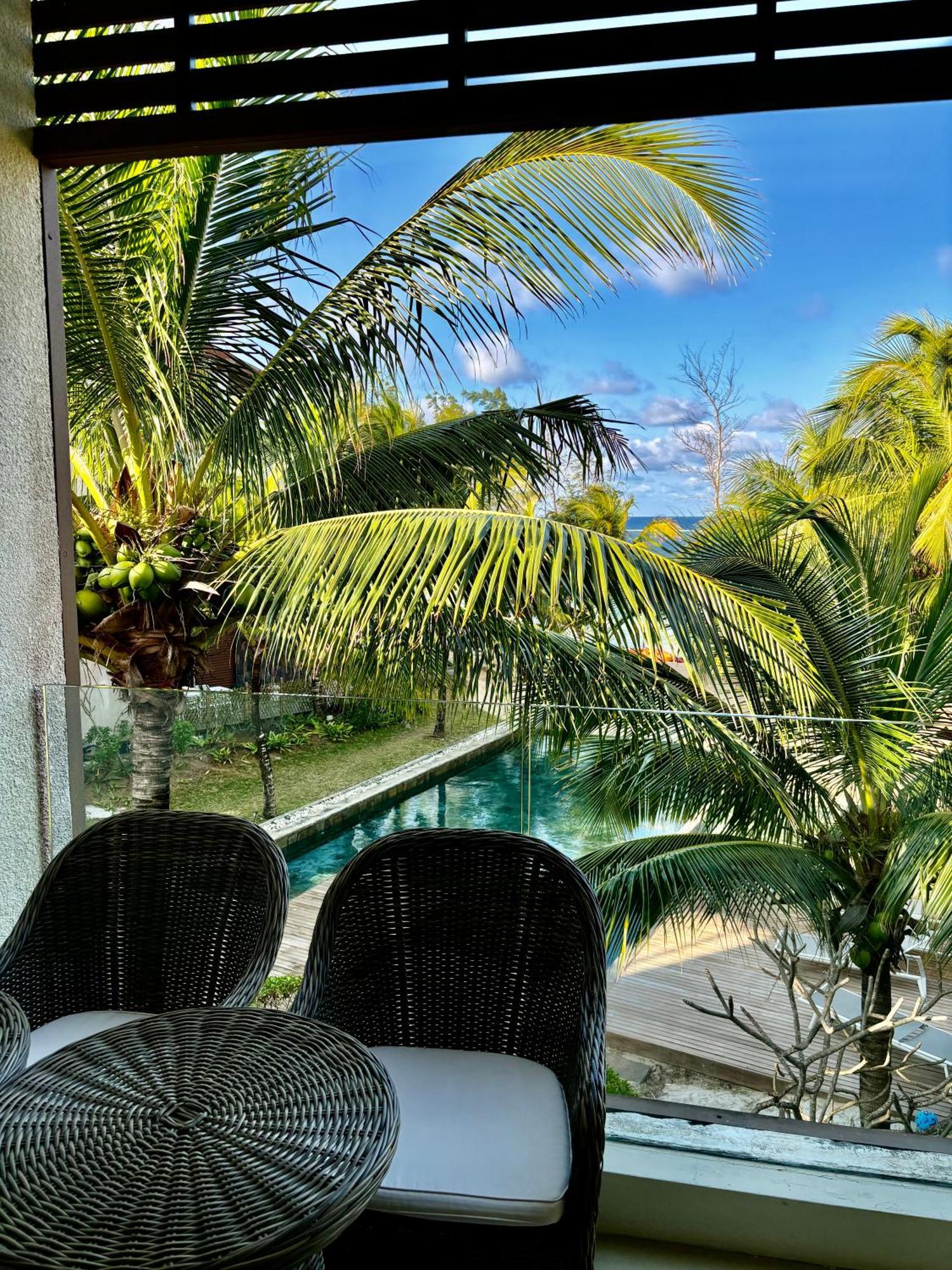 Luxury Apartment On The Beach Belle Mare Exterior foto