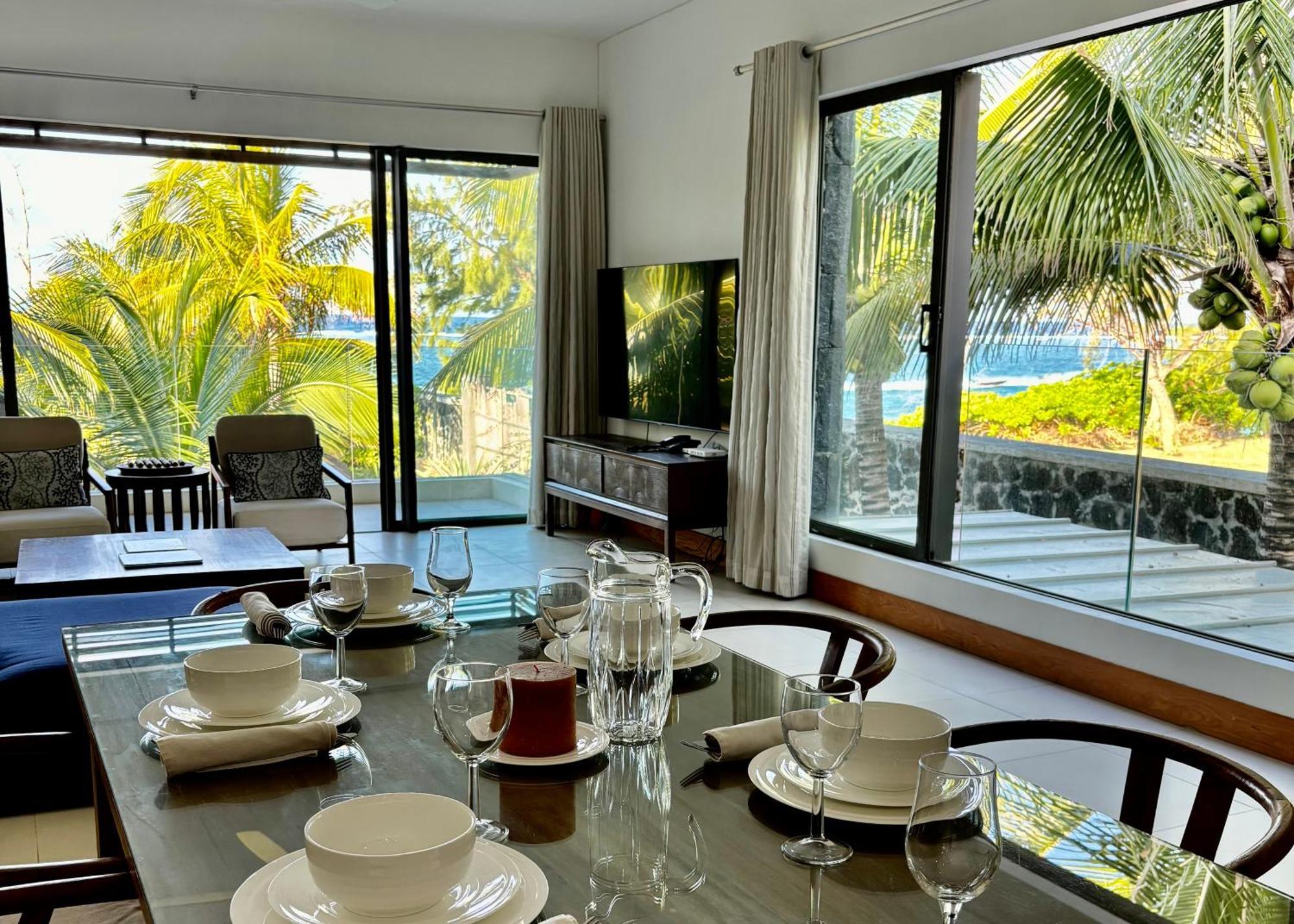 Luxury Apartment On The Beach Belle Mare Exterior foto