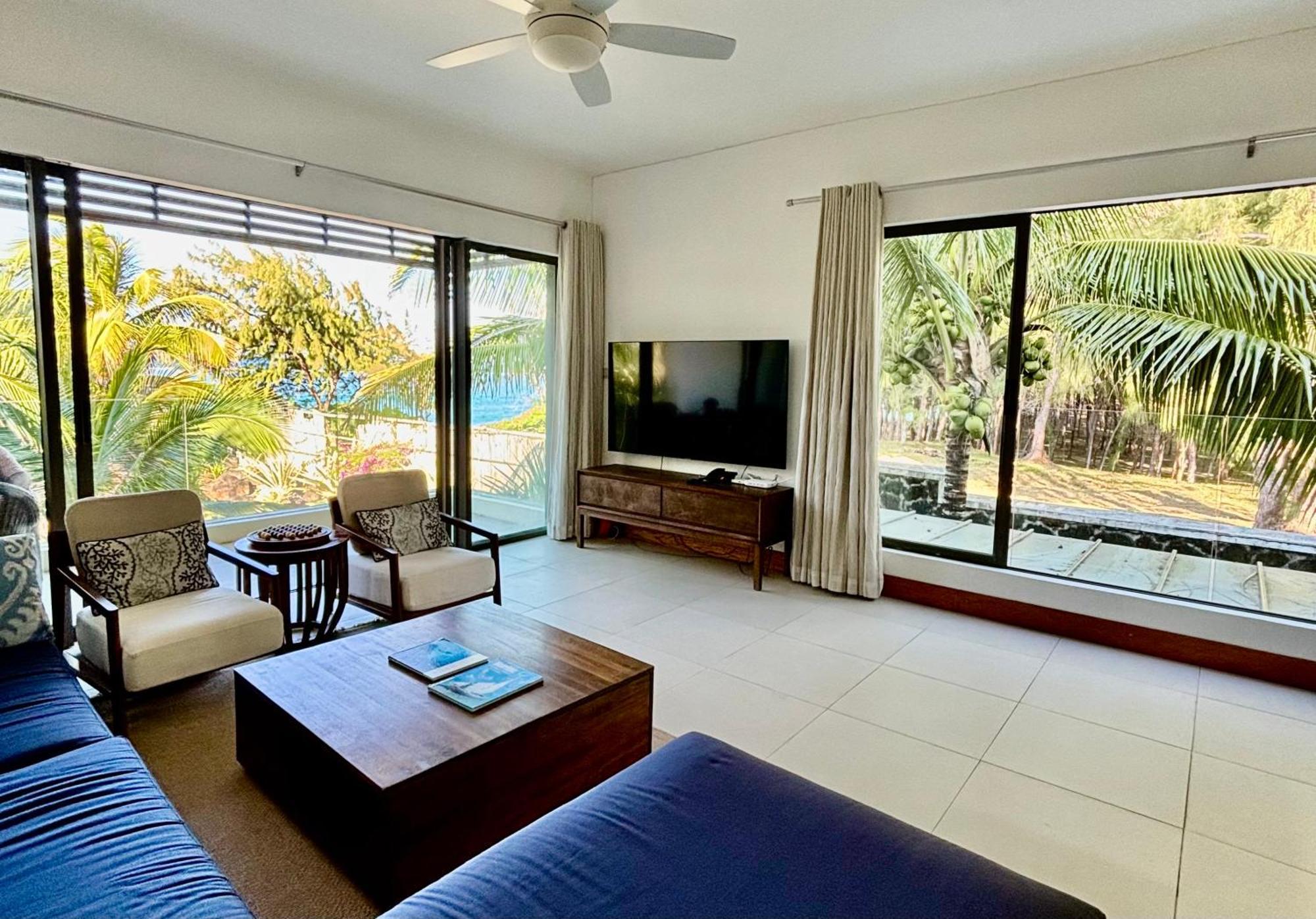 Luxury Apartment On The Beach Belle Mare Exterior foto