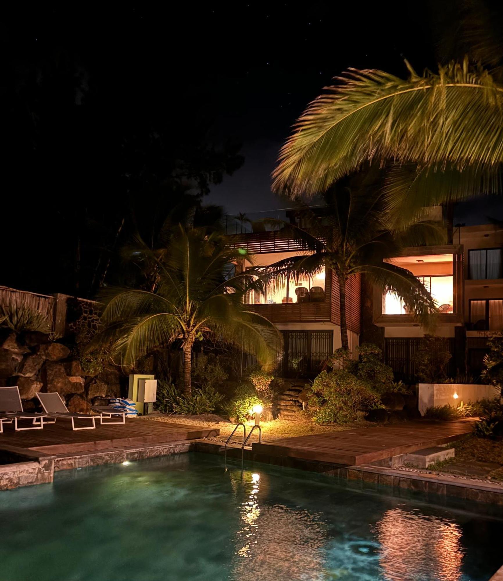 Luxury Apartment On The Beach Belle Mare Exterior foto